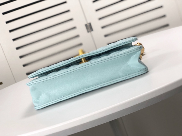 シャネルバッグ内部構造